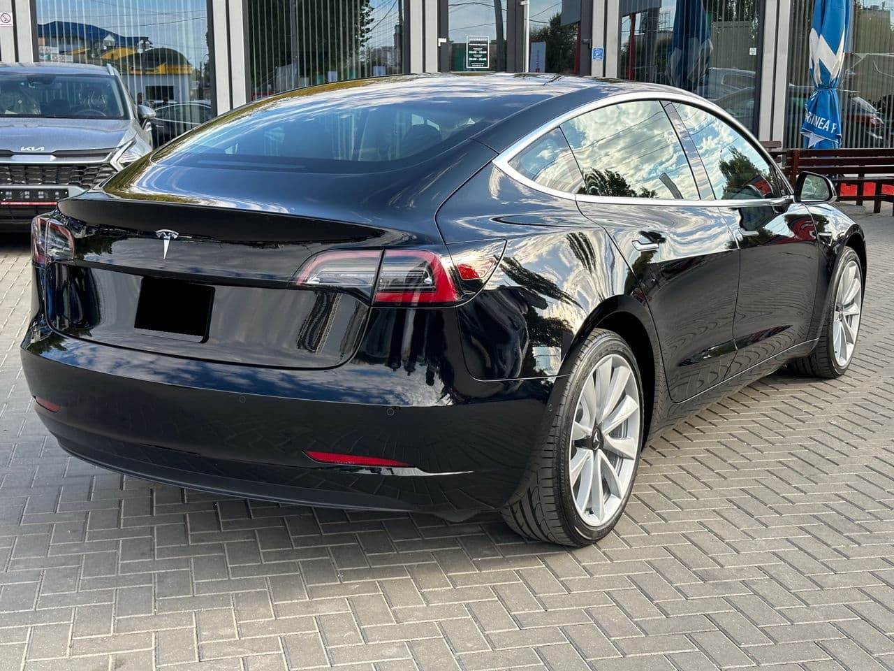 Tesla Model 3 2019 — Миниатюра 3