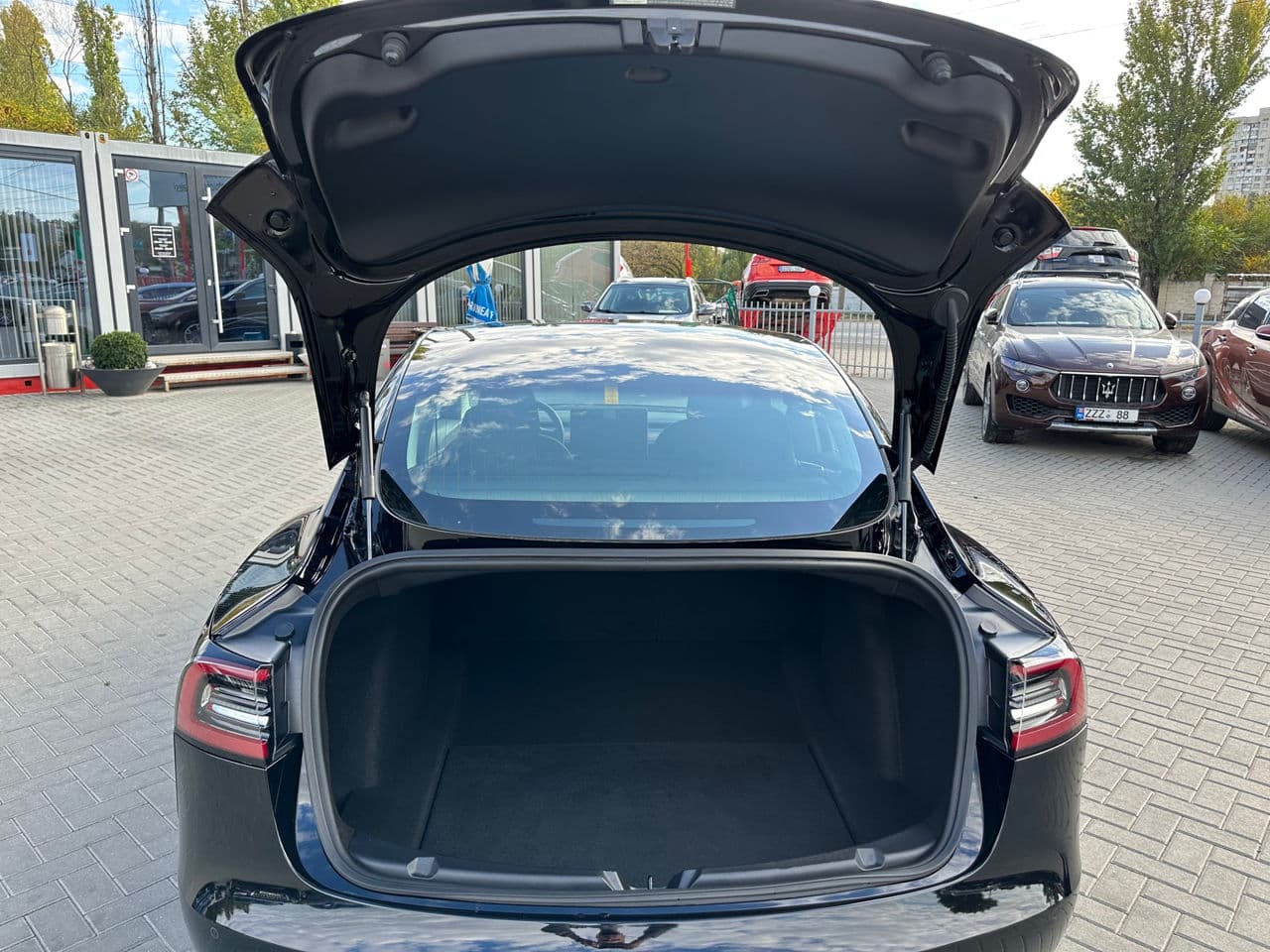 Tesla Model 3 2019 — Миниатюра 17