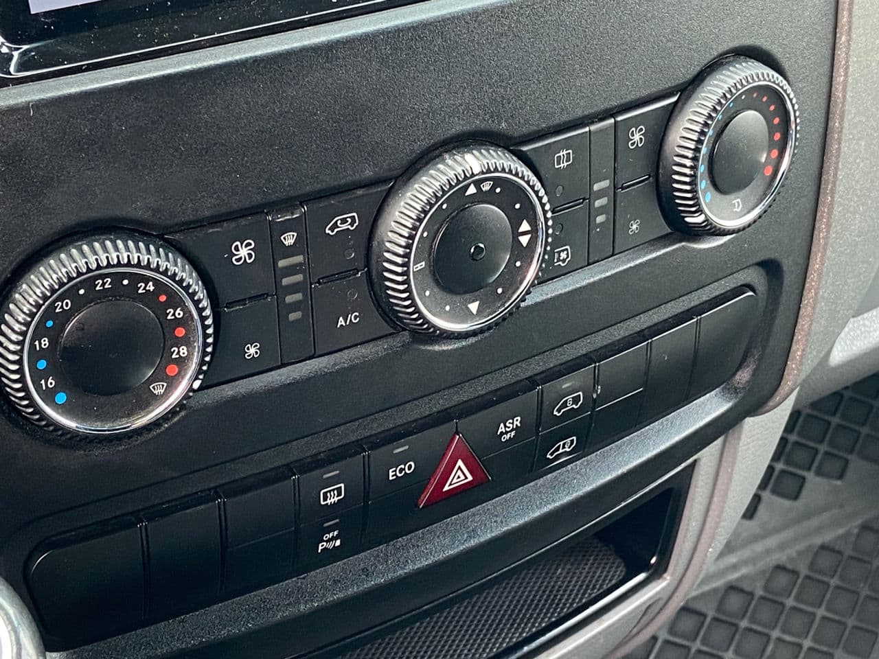 Mercedes Sprinter 2015 — Миниатюра 11