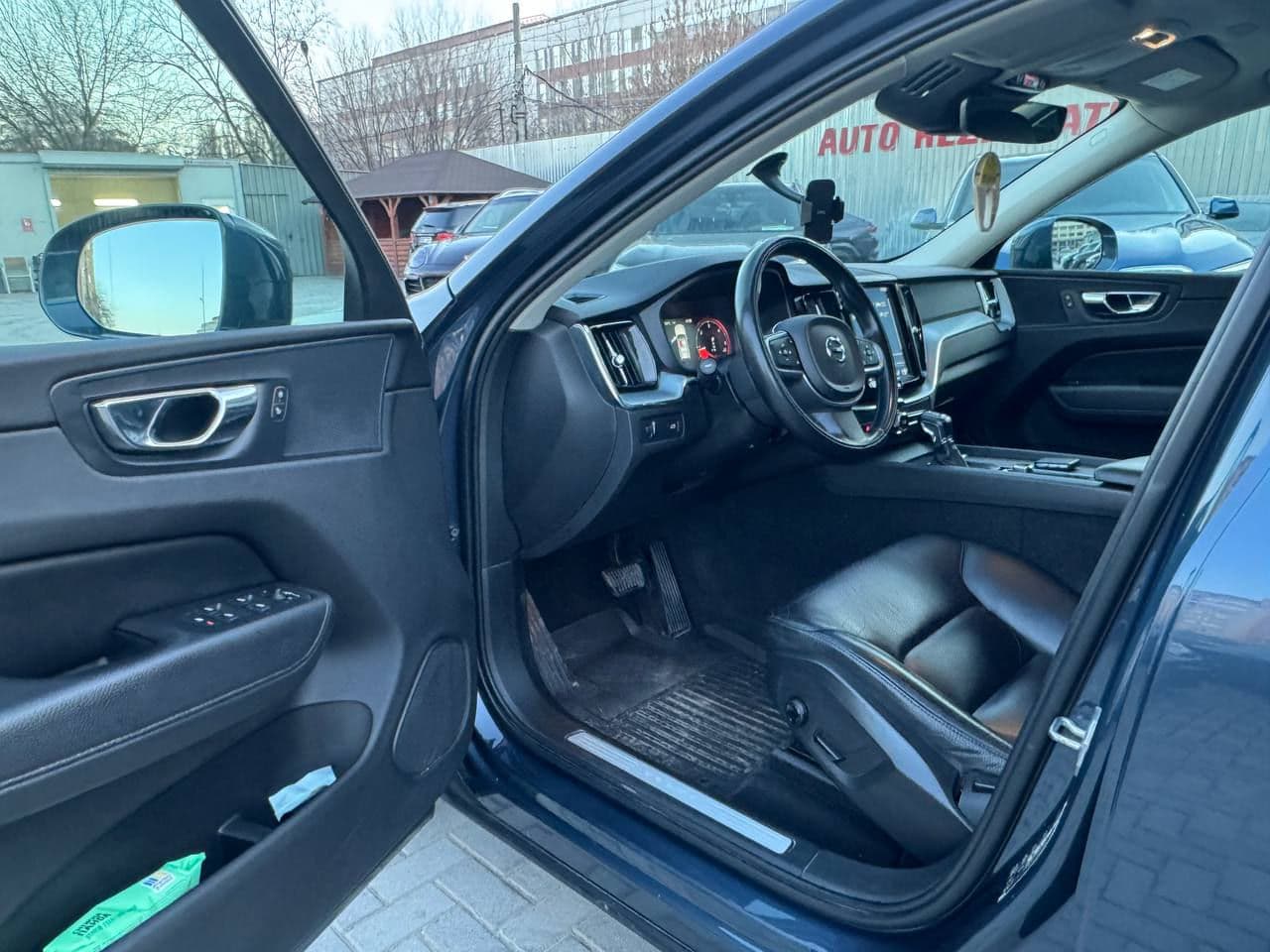 Volvo XC 60 2018 — Миниатюра 6