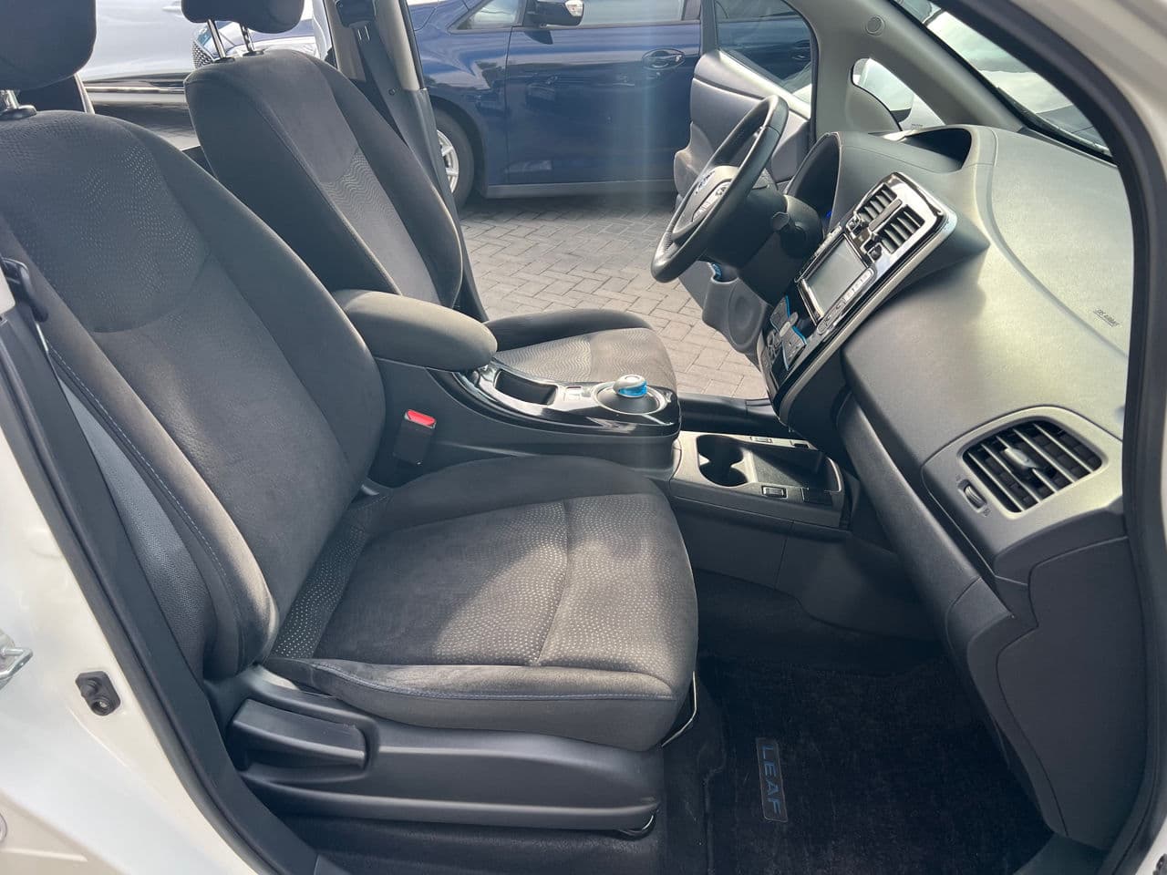 Nissan Leaf 2015 — Миниатюра 18