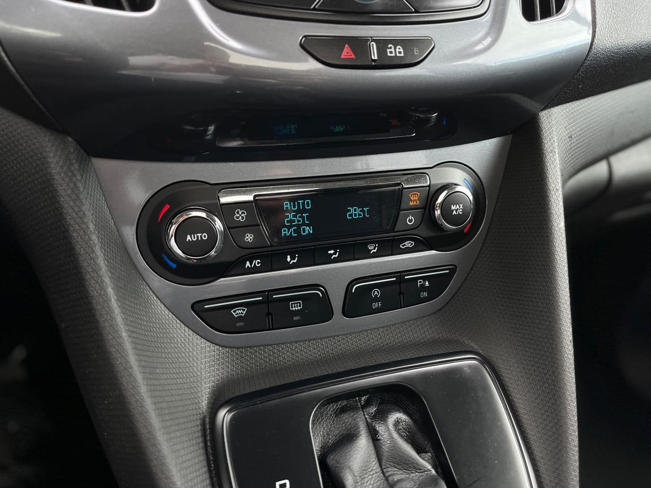 Ford Tourneo Connect 2015 — Миниатюра 14