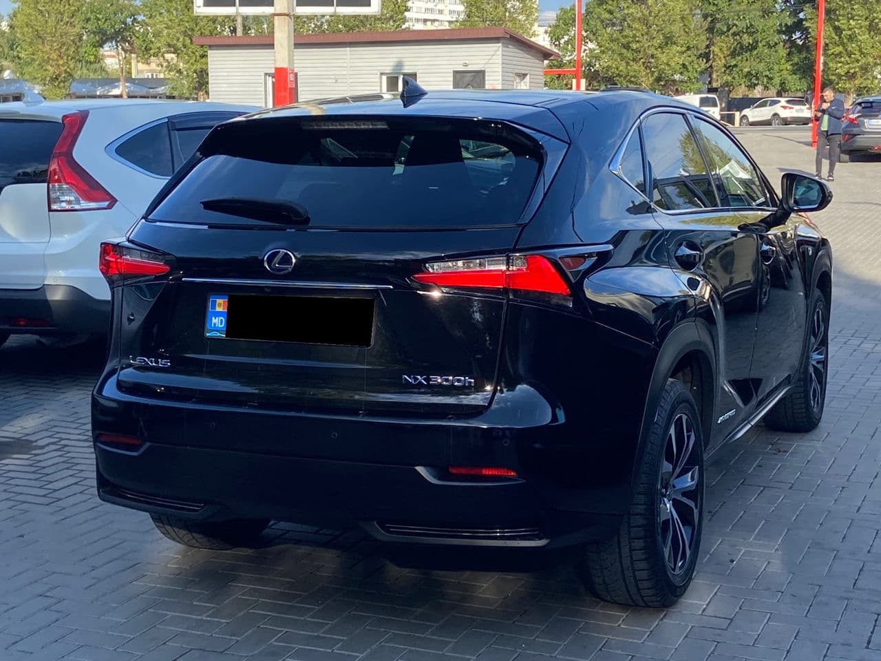Lexus NX 300H 2017 — Миниатюра 4