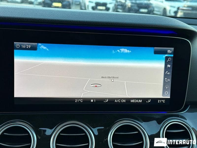 Mercedes E 220 2017 — Миниатюра 12