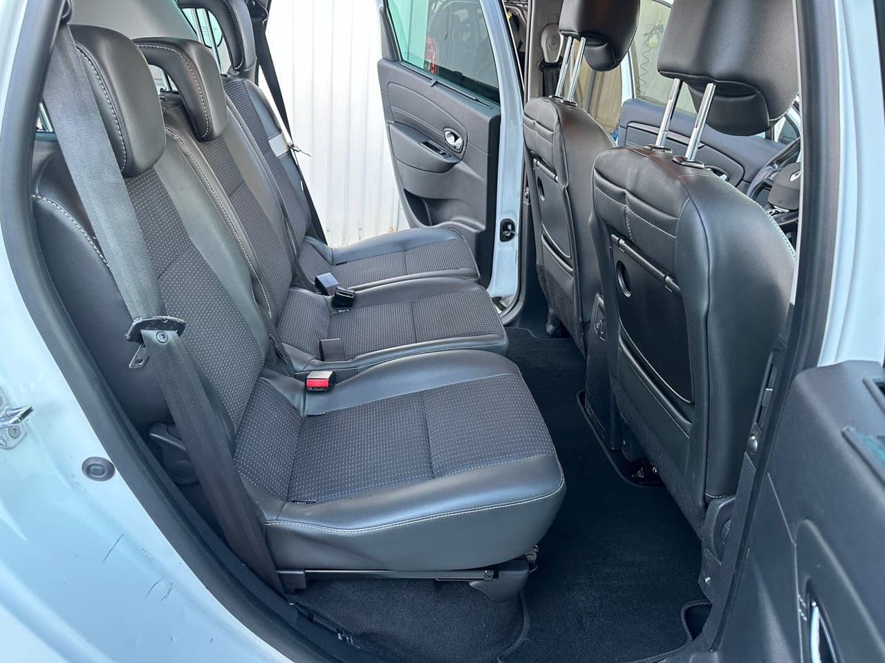 Renault Scenic 2015 — Миниатюра 15