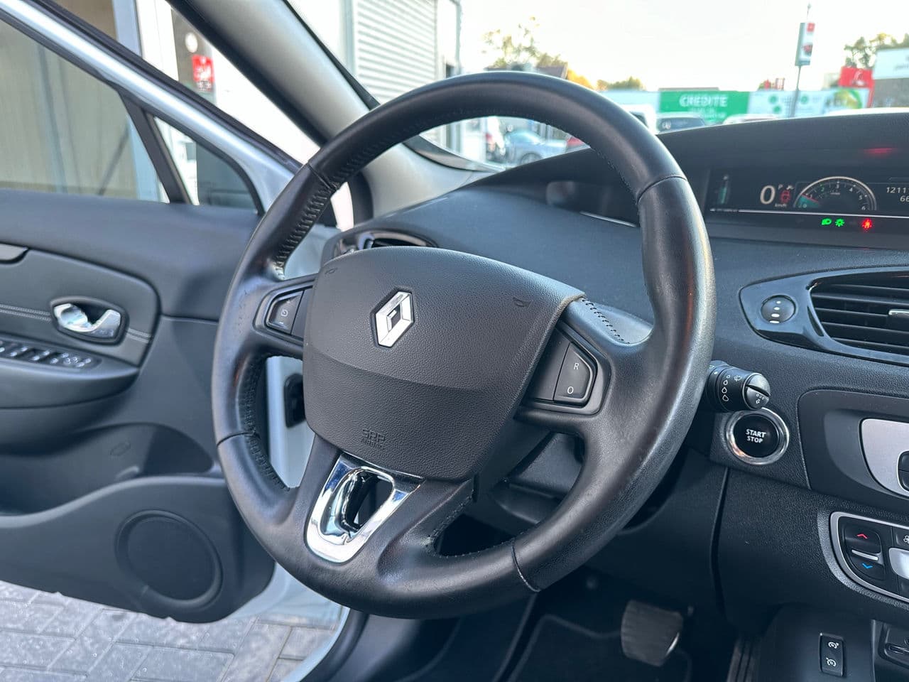Renault Scenic 2015 — Миниатюра 8