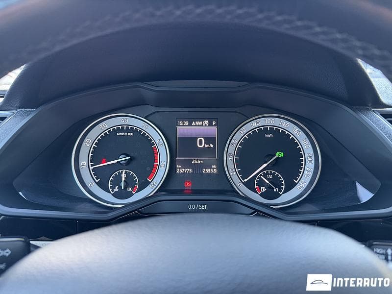 Skoda Superb 2017 — Миниатюра 10