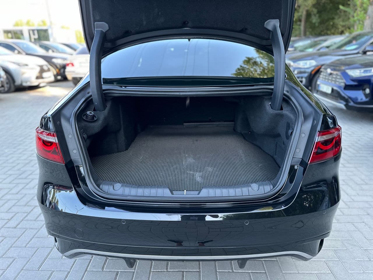 Jaguar XF 2021 — Миниатюра 5