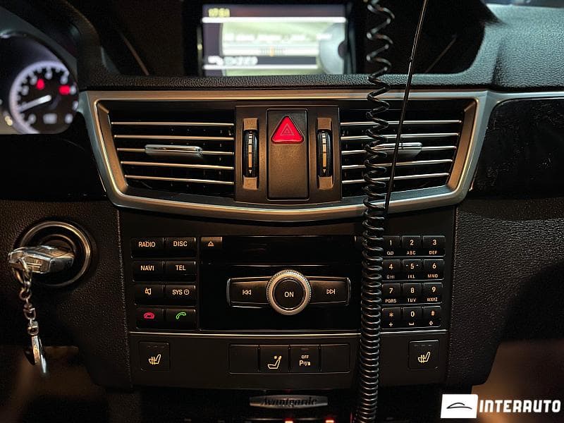 Mercedes E 200 2011 — Миниатюра 10