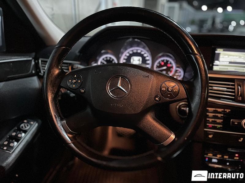 Mercedes E 200 2011 — Миниатюра 8