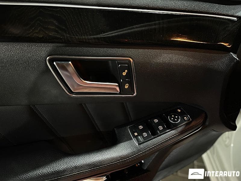 Mercedes E 200 2011 — Миниатюра 15