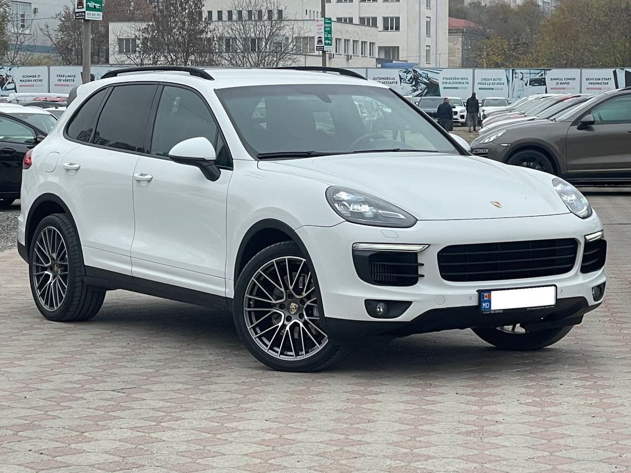 Porsche Cayenne 2015 — Миниатюра 4