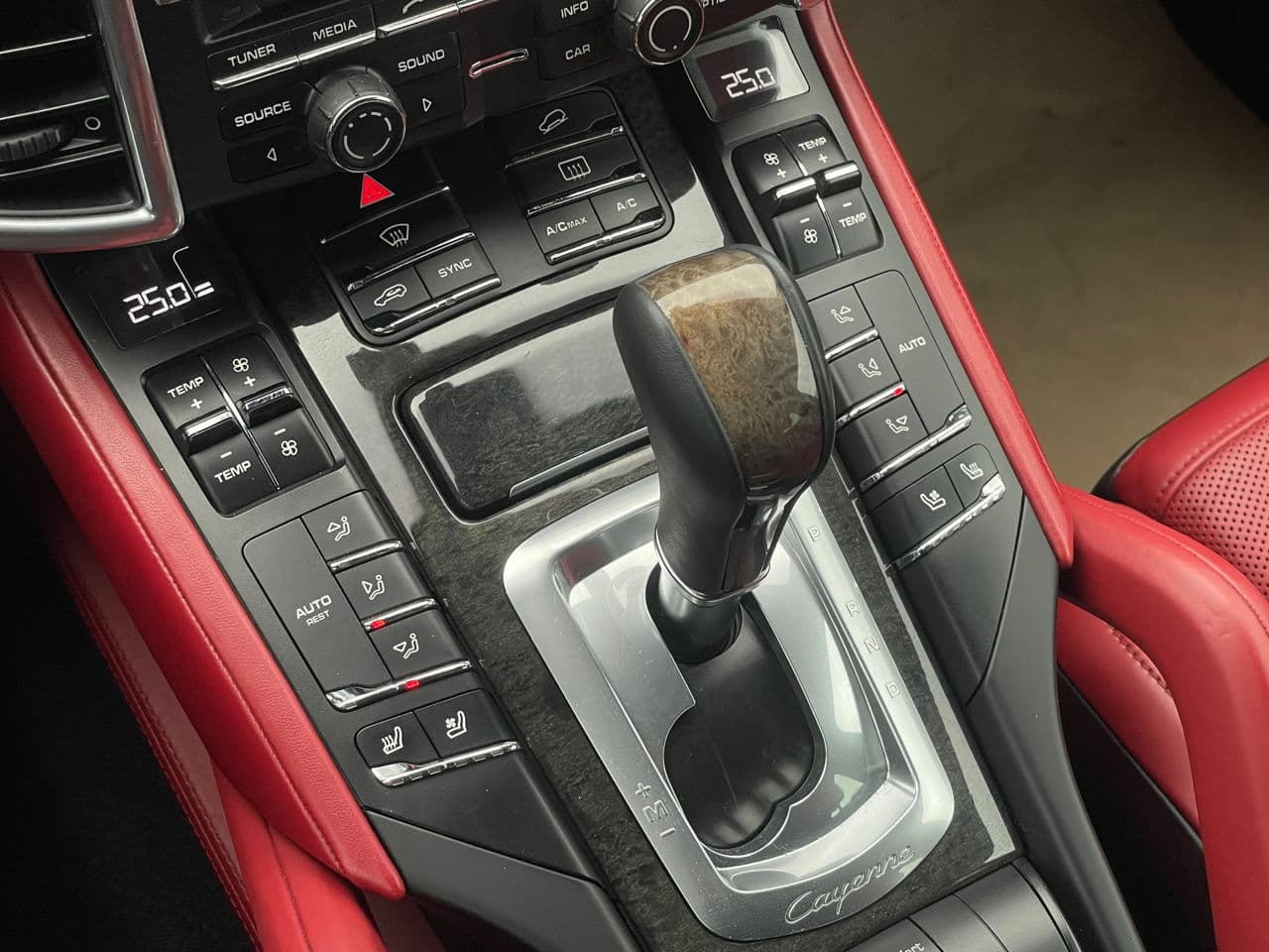 Porsche Cayenne 2015 — Миниатюра 13