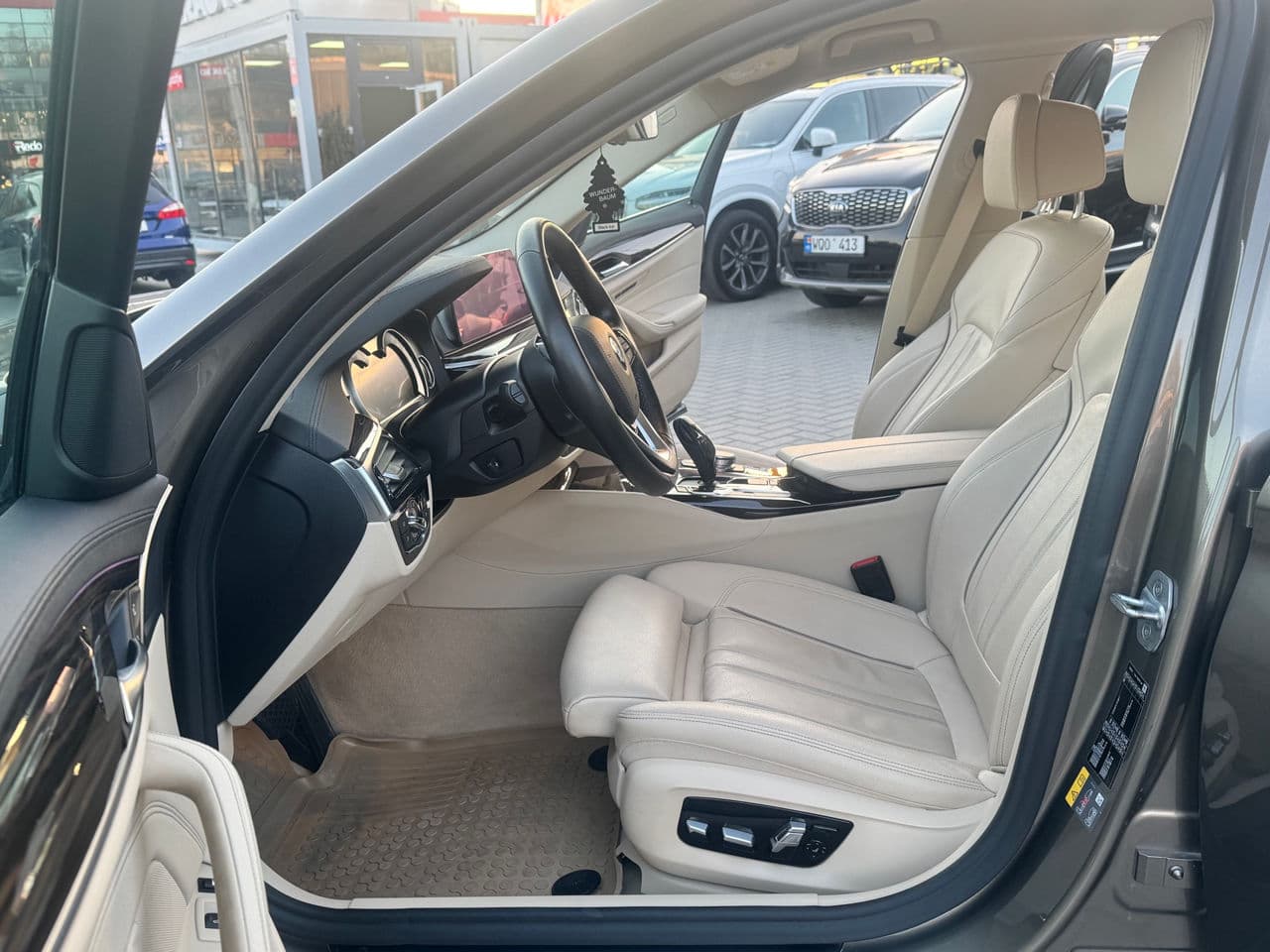 BMW 530e 2019 — Миниатюра 5