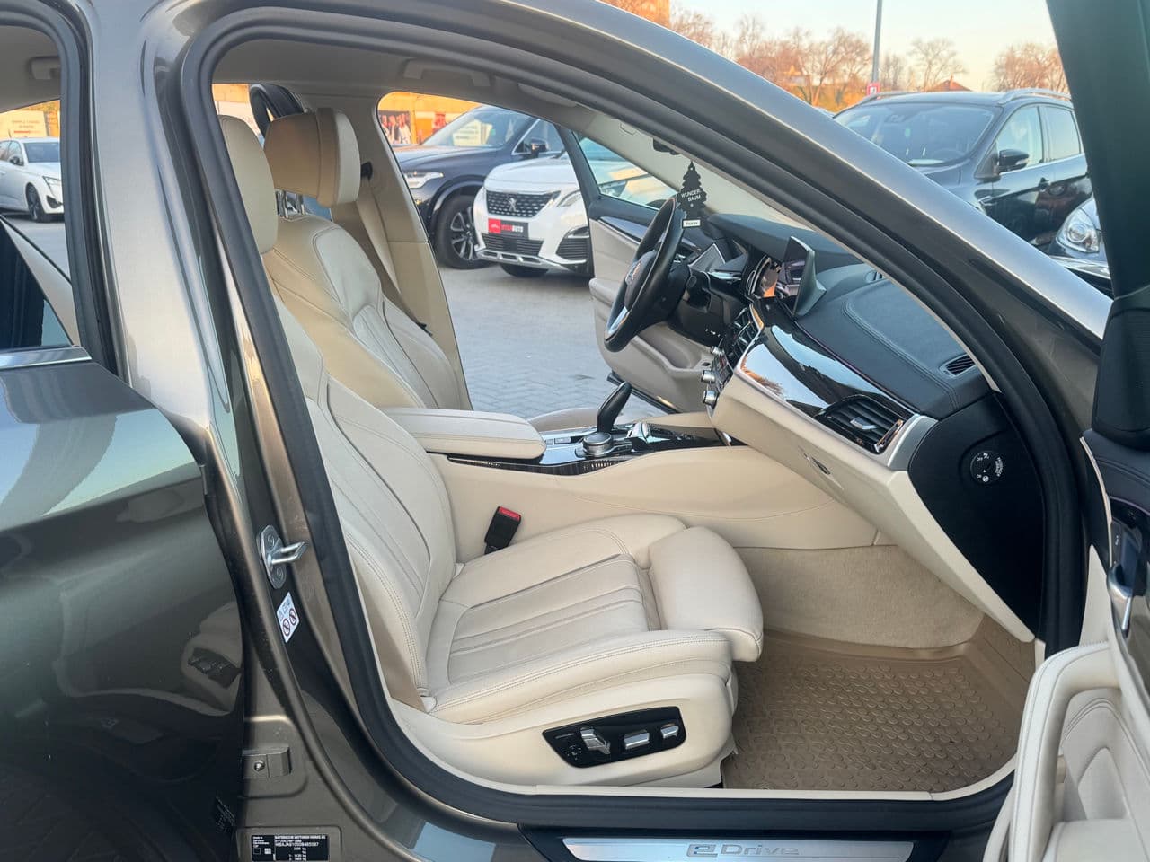 BMW 530e 2019 — Миниатюра 16