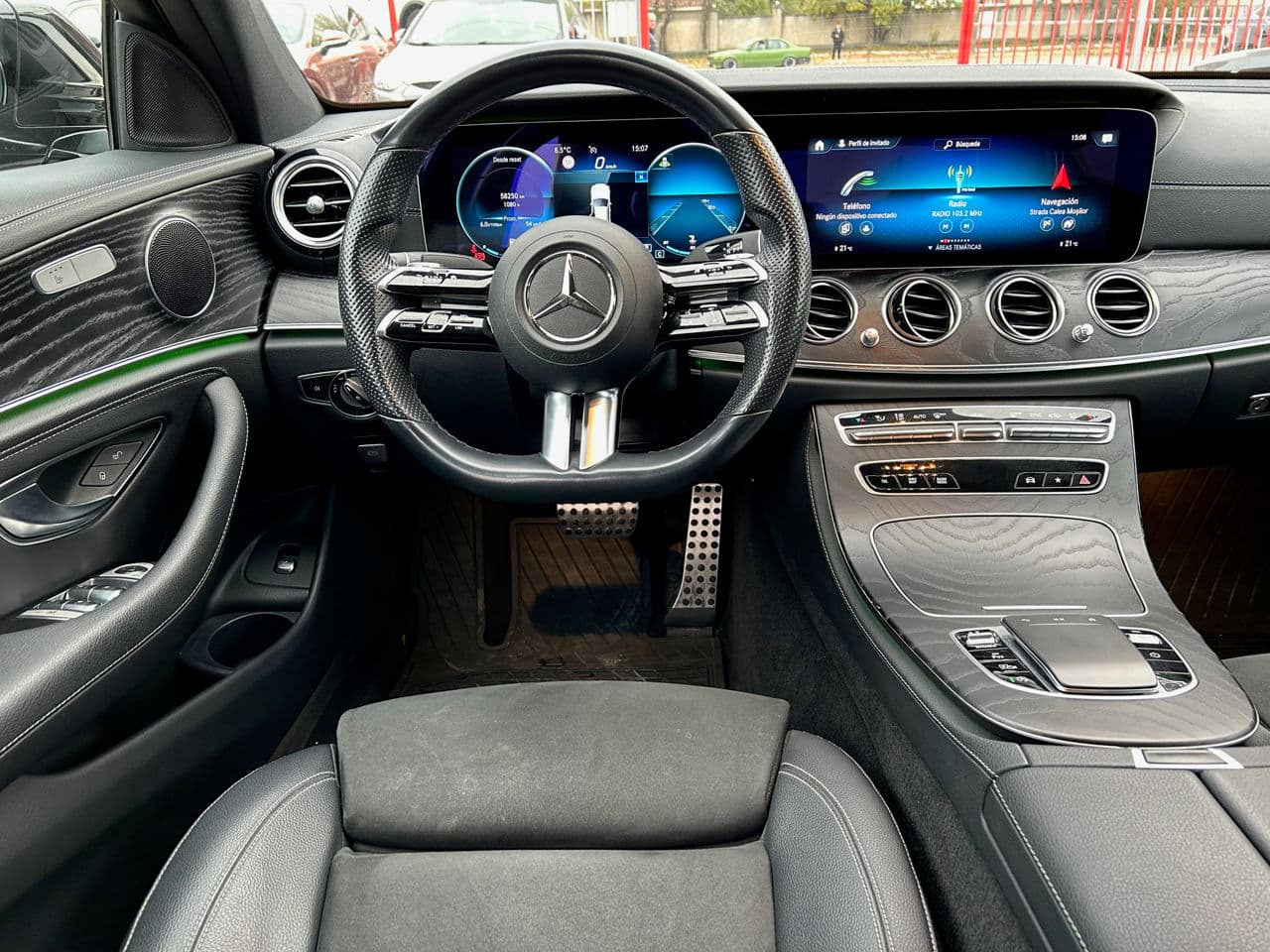 Mercedes E 220 2021 — Миниатюра 8
