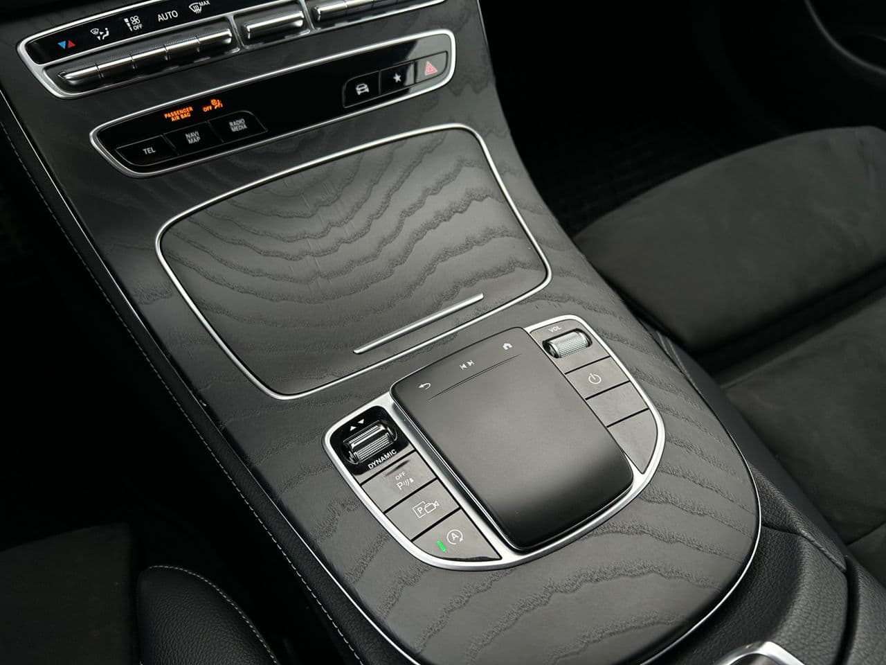 Mercedes E 220 2021 — Миниатюра 15
