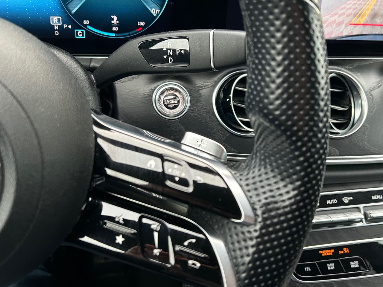 Mercedes E 220 2021 — Миниатюра 11