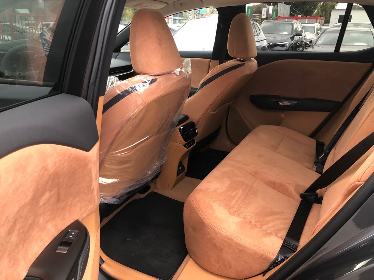 Lexus RZ 450e 2023 — Миниатюра 18