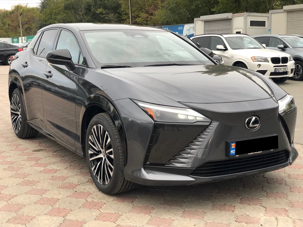 Lexus RZ 450e 2023 — Миниатюра 4