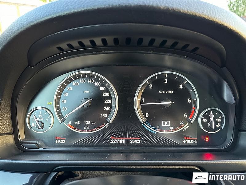 BMW 520 2014 — Миниатюра 23