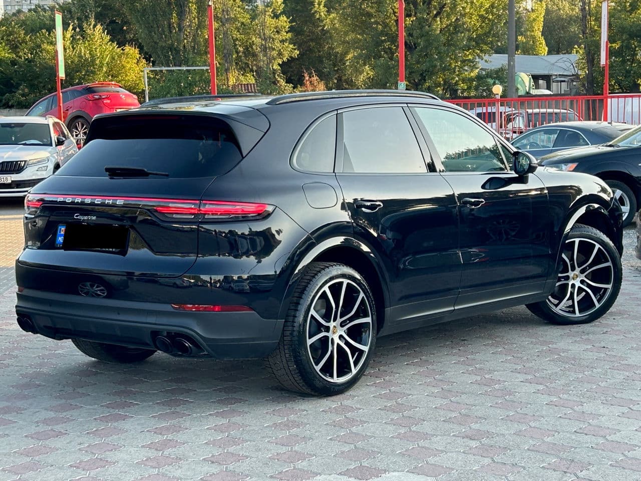 Porsche Cayenne 2019 — Миниатюра 3