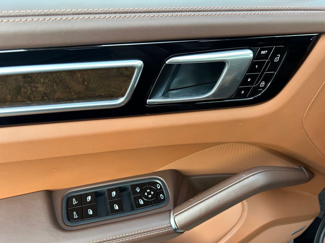 Porsche Cayenne 2019 — Миниатюра 6