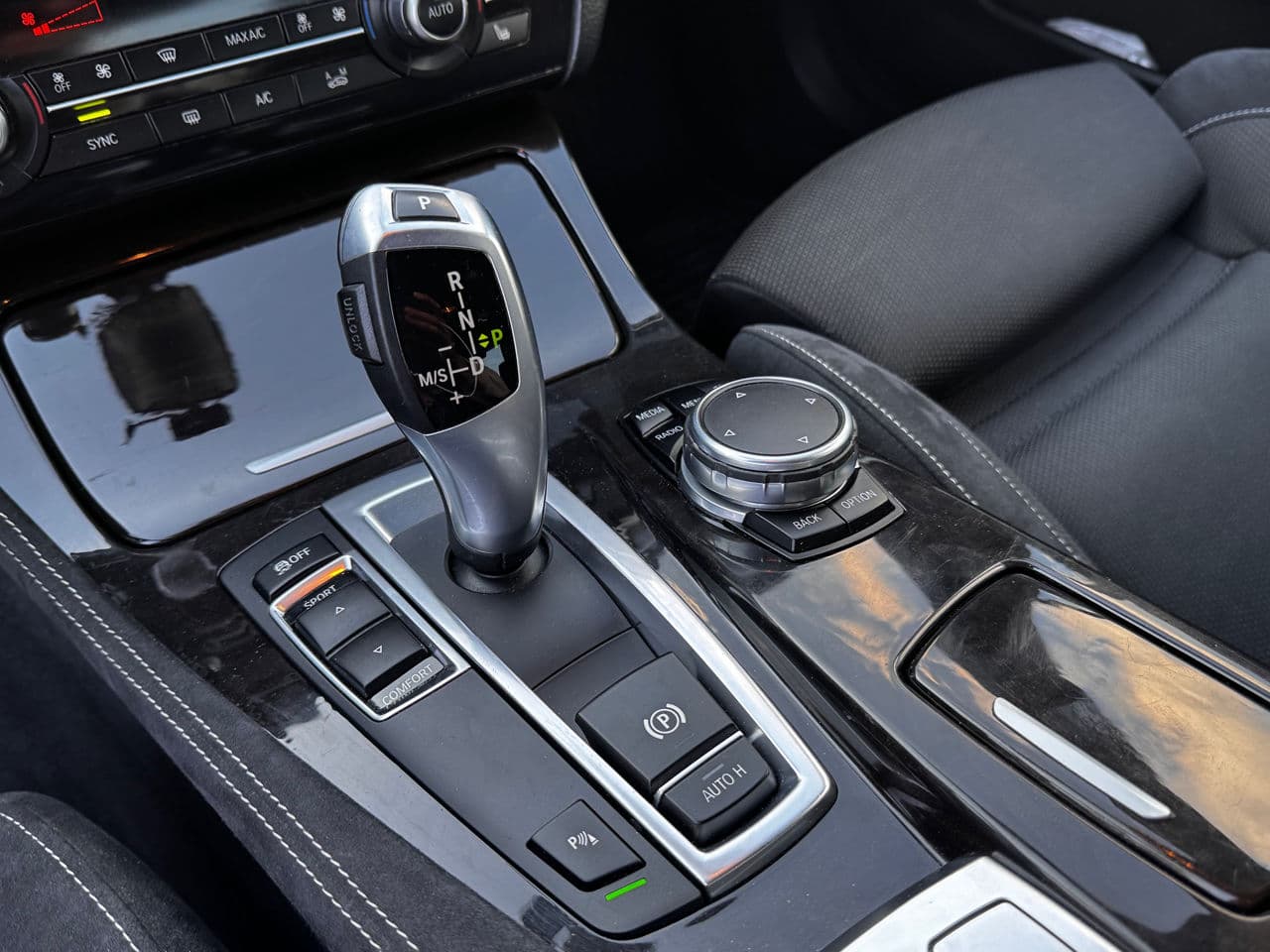 BMW 520 2016 — Миниатюра 15