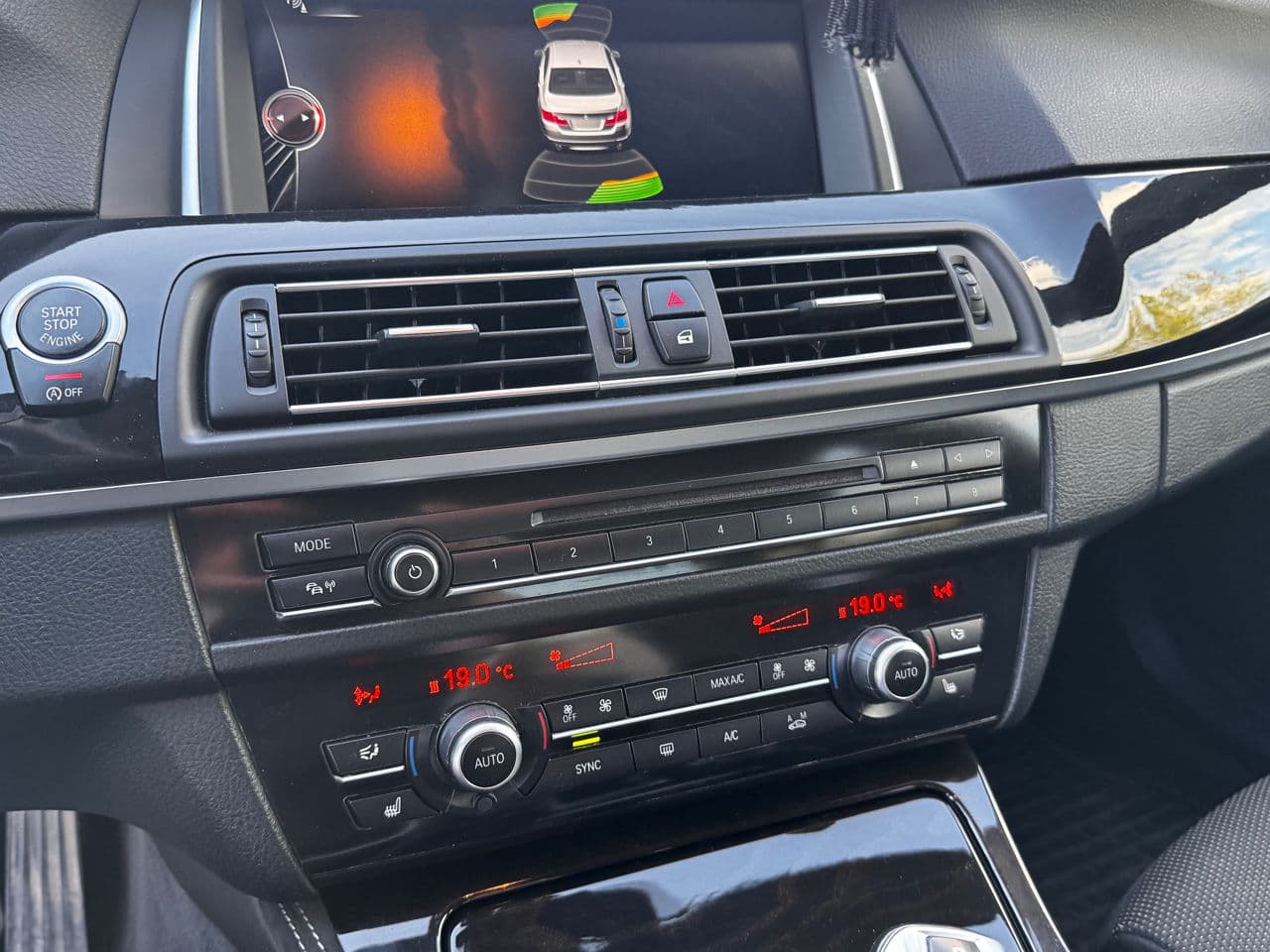 BMW 520 2016 — Миниатюра 13