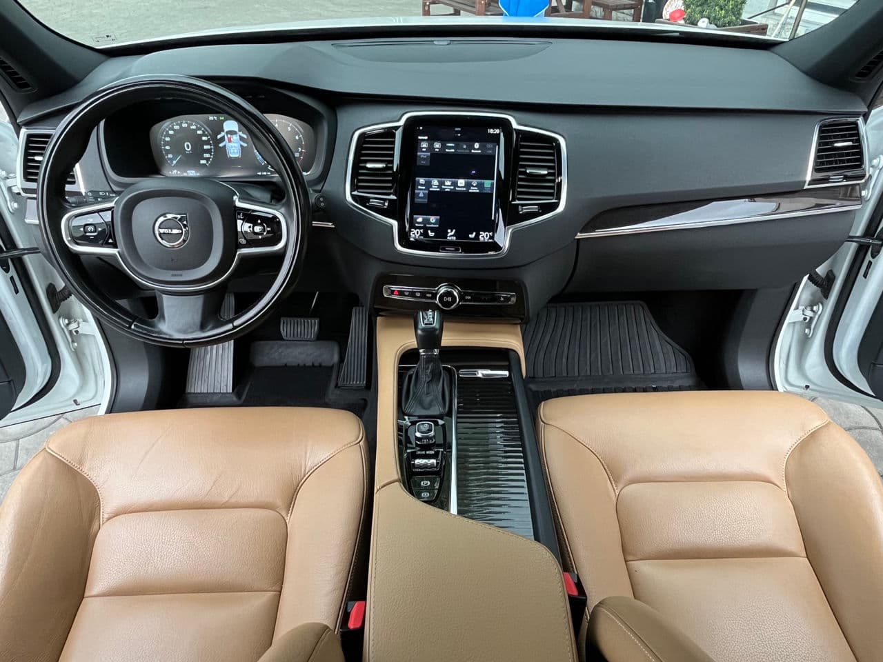 Volvo XC 90 2017 — Миниатюра 10