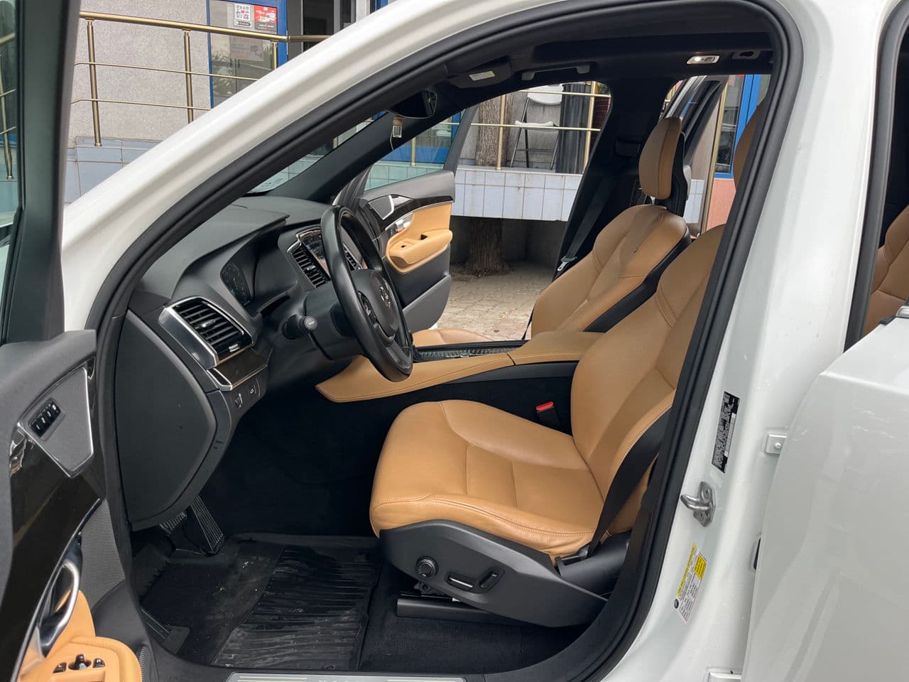 Volvo XC 90 2017 — Миниатюра 8