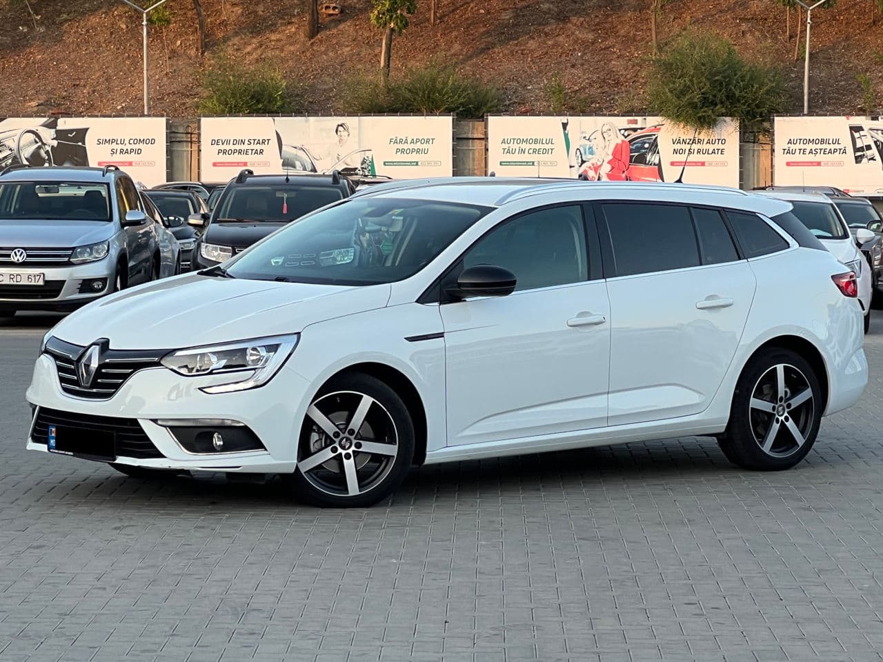 Renault Megane 2019 — Миниатюра 2