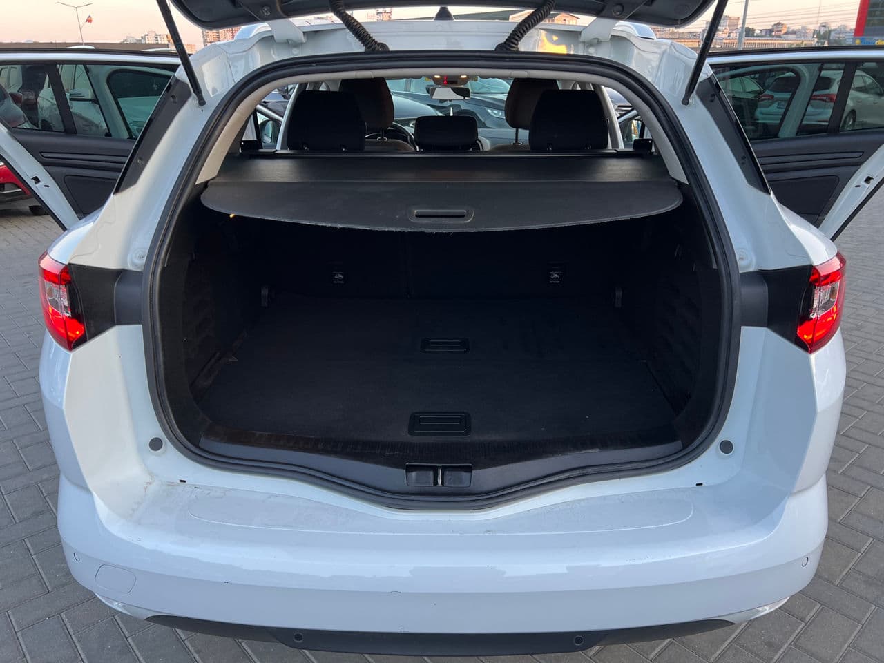 Renault Megane 2019 — Миниатюра 17