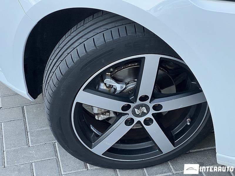 Renault Megane 2019 — Миниатюра 15