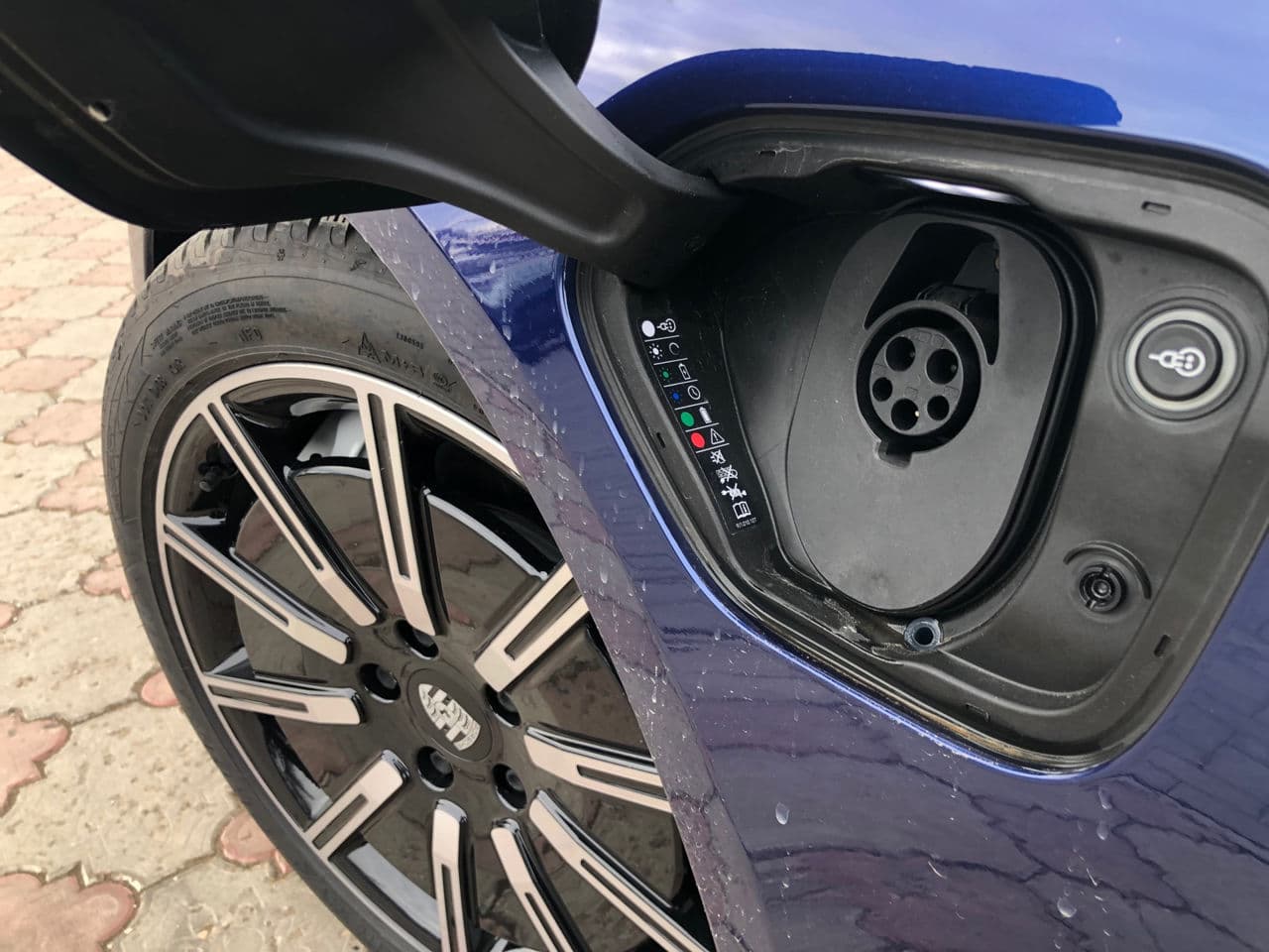 Porsche Taycan 4S 2022 — Миниатюра 7