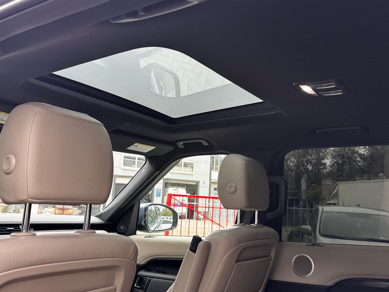 Land Rover Discovery 2018 — Миниатюра 15