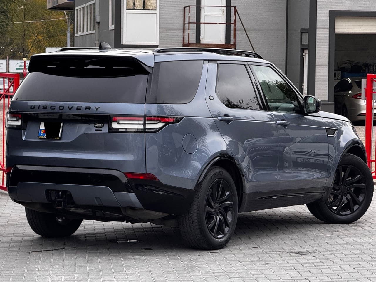 Land Rover Discovery 2018 — Миниатюра 4