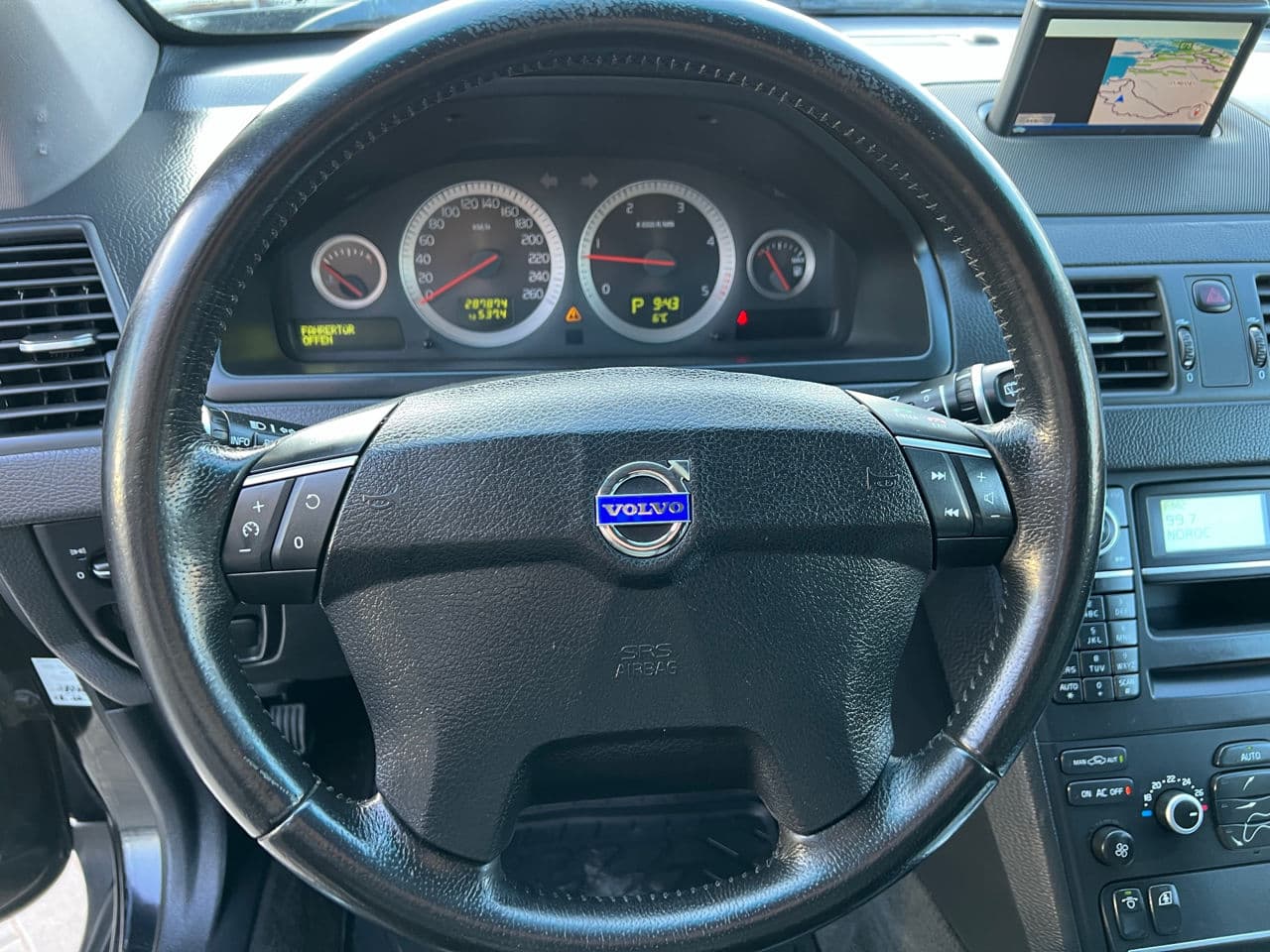 Volvo XC 90 2011 — Миниатюра 9