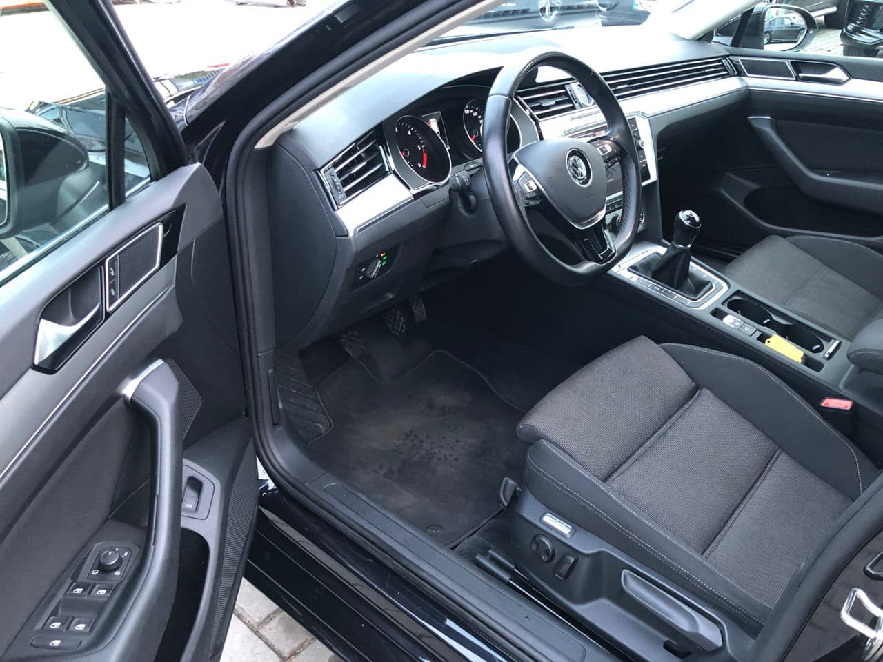 Volkswagen Passat 2017 — Миниатюра 5