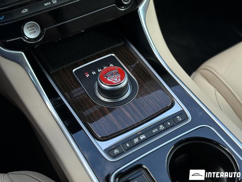 Jaguar XE 2016 — Миниатюра 20
