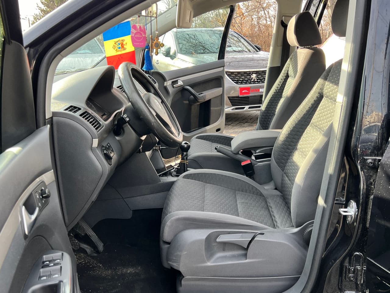 Volkswagen Touran 2010 — Миниатюра 5