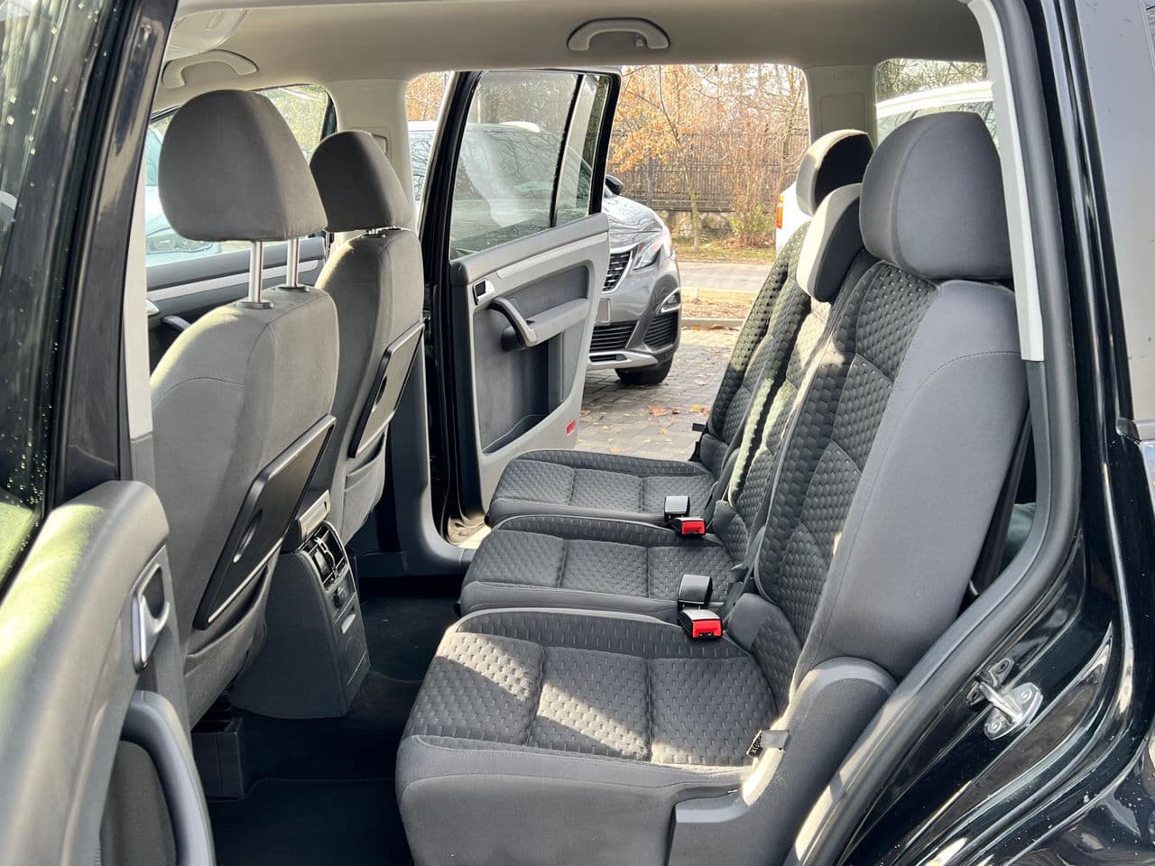 Volkswagen Touran 2010 — Миниатюра 10