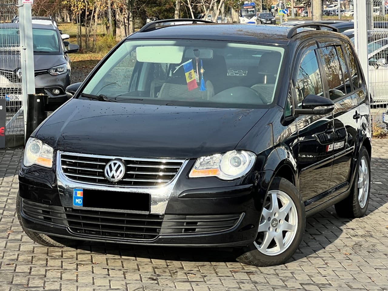 Volkswagen Touran 2010 — Миниатюра 2