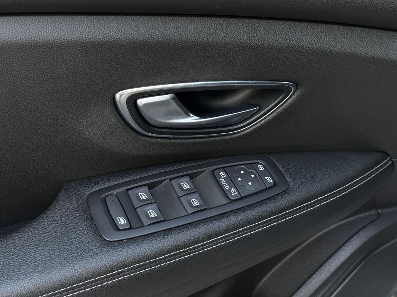 Renault Scenic 2016 — Миниатюра 7