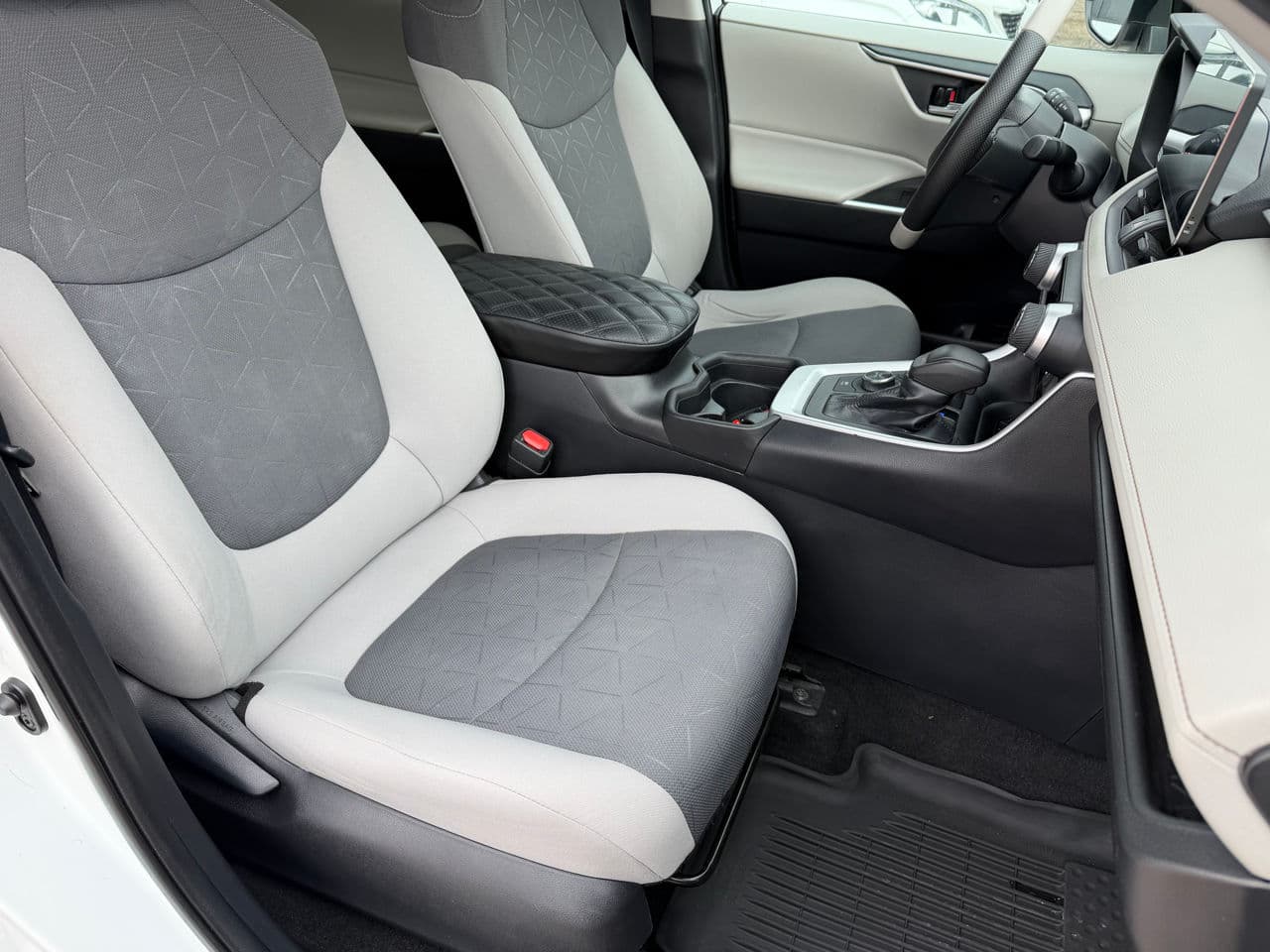Toyota Rav-4 2020 — Миниатюра 8