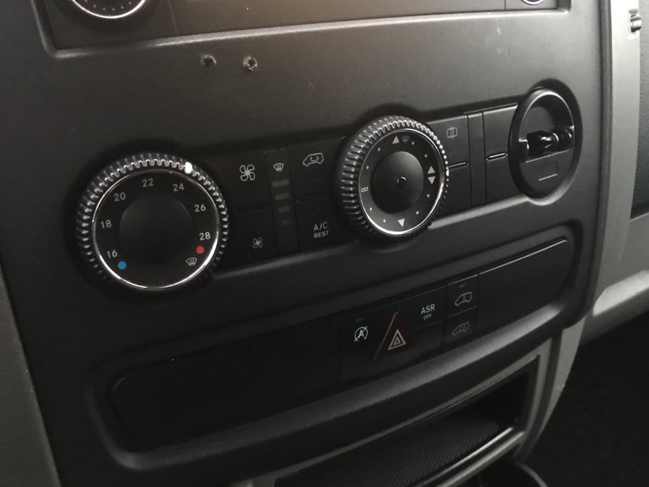 Volkswagen Crafter 2013 — Миниатюра 8