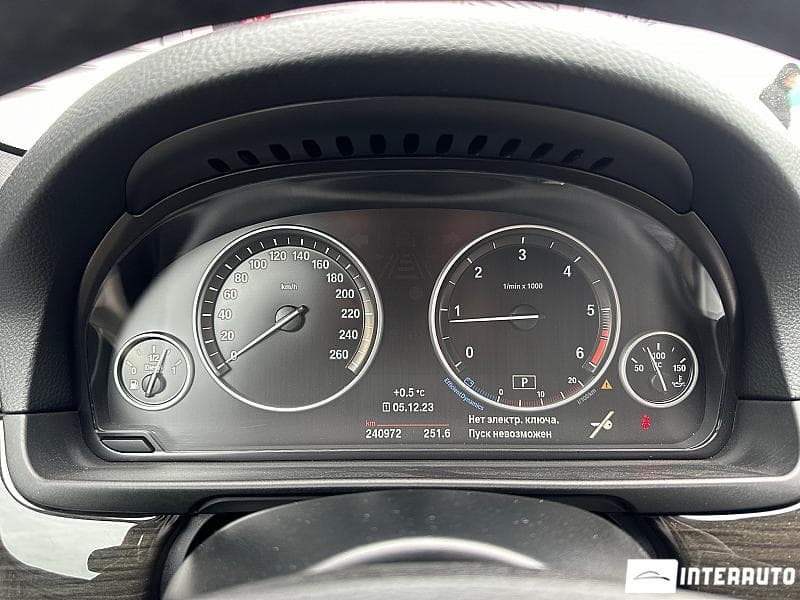 BMW 520 2015 — Миниатюра 9