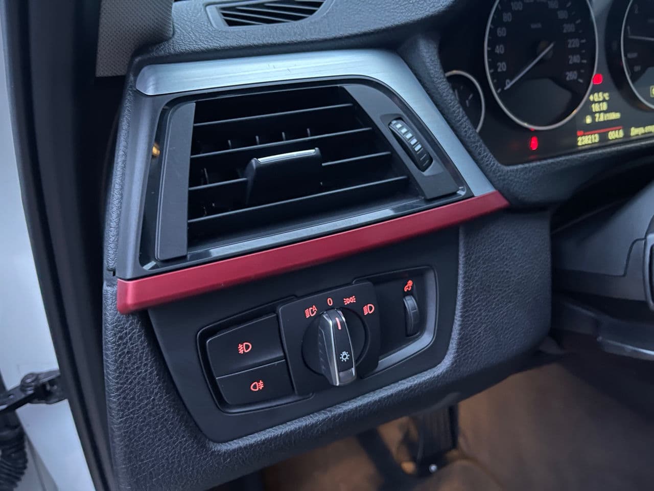 BMW 320 2013 — Миниатюра 9