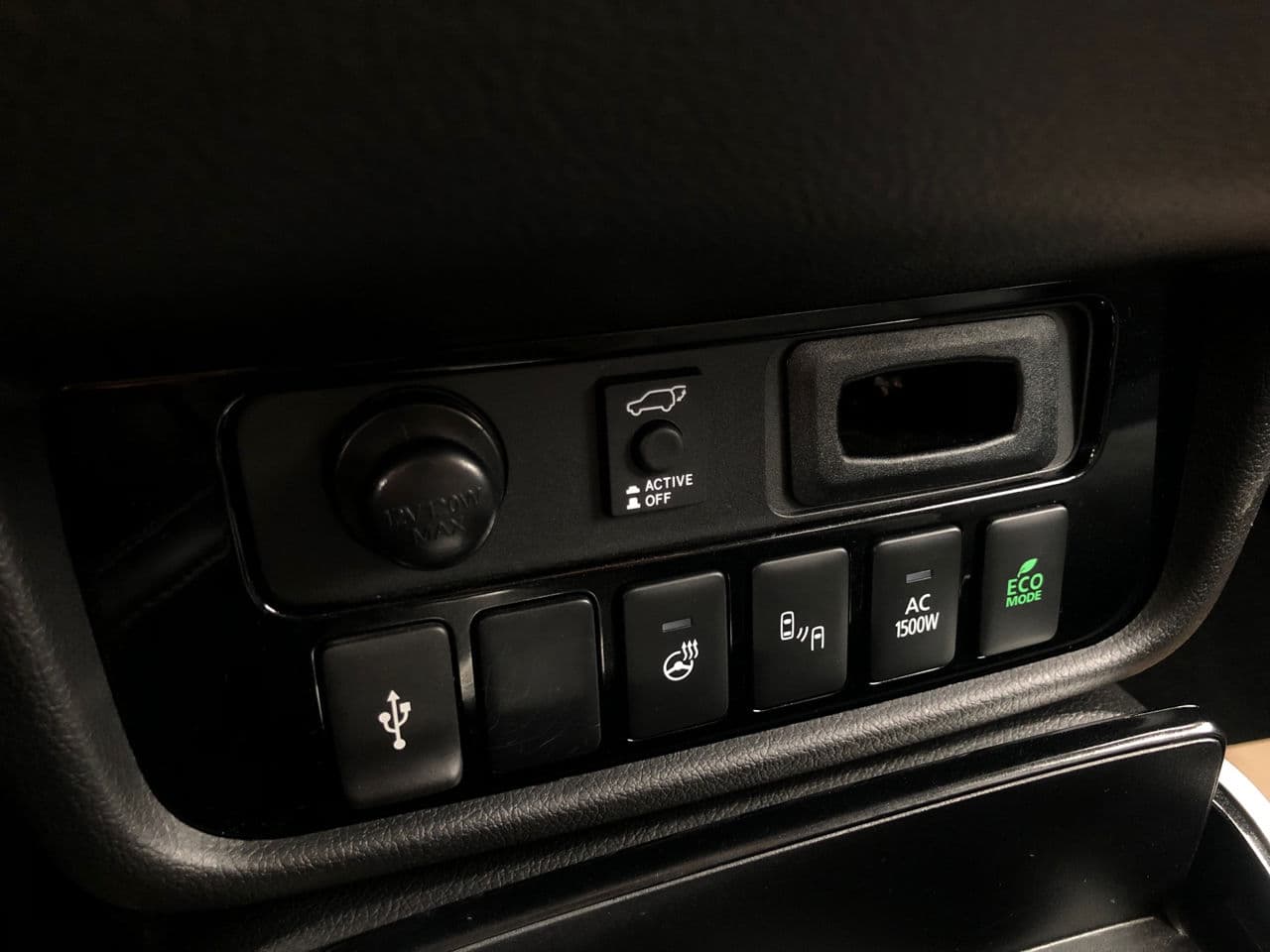 Mitsubishi Outlander 2021 — Миниатюра 12