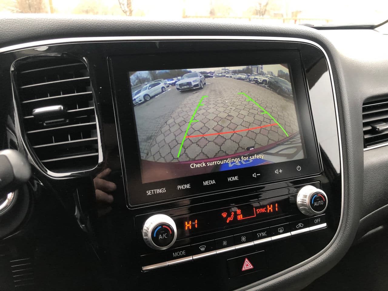 Mitsubishi Outlander 2021 — Миниатюра 10